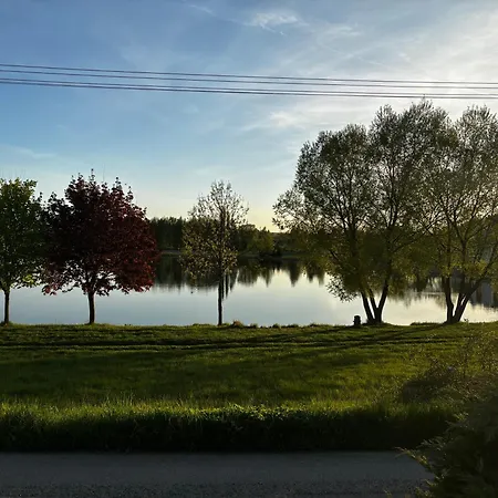 Na Hadine - 30m Od Vody * Humpolec