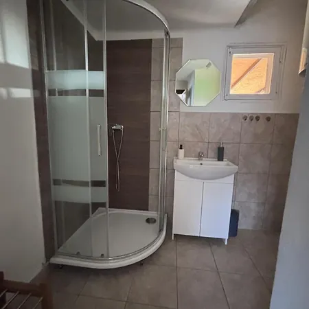 Na Hadine - 30m Od Vody Apartment *
